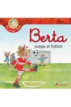 Berta juega al fútbol