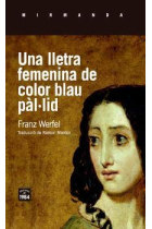 Una lletra femenina de color blau pàl·lid