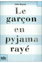 Le garçon en pyjama rayé