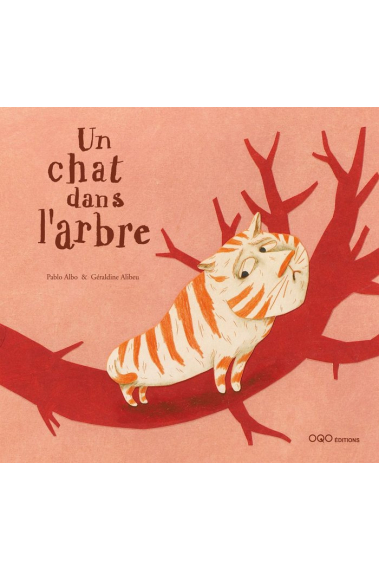 Un chat dans l'arbre