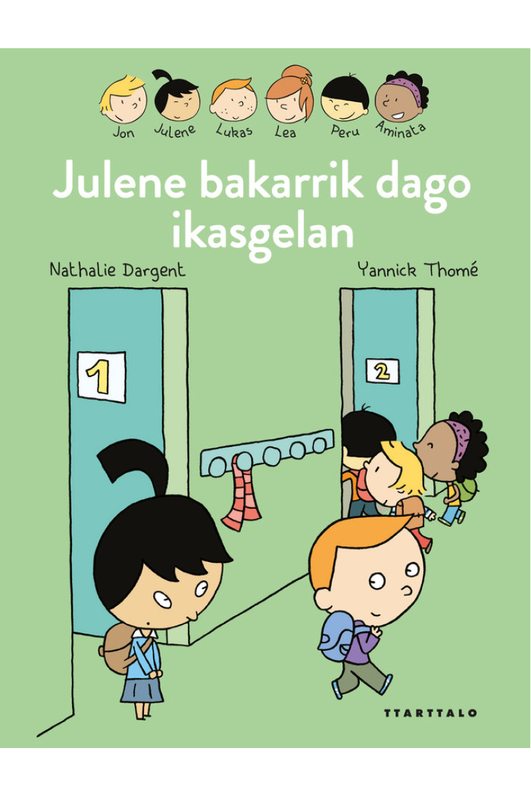 Julene bakarrik dago ikasgelan