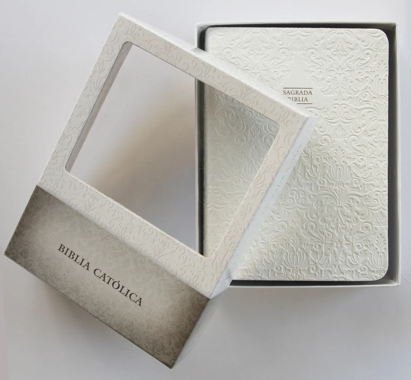La Biblia Católica en español. Boda, bautizo, primera comunión