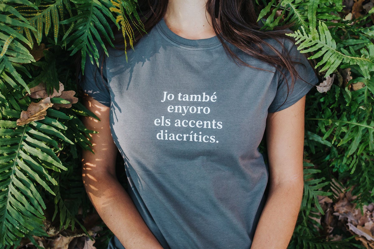 Samarreta La Incorrecta: Jo també enyoro els accents diacrítics (Dona) TallaXL