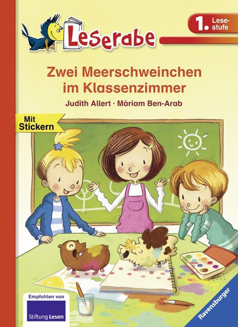 Zwei Meerschweinchen im Klassenzimmer