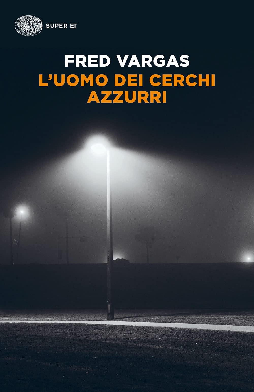 L'uomo dei cerchi azzurri. I casi del commissario Adamsberg (Super ET)