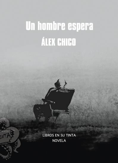 Un hombre espera